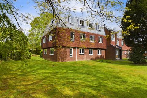 Flat 3, Carnoustie Court Caxton Way, Haywards Heath, RH16 3TF