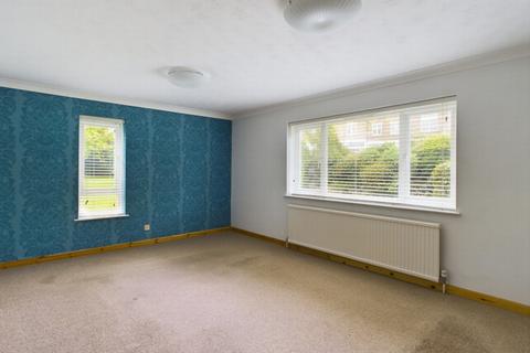 Flat 3, Carnoustie Court Caxton Way, Haywards Heath, RH16 3TF