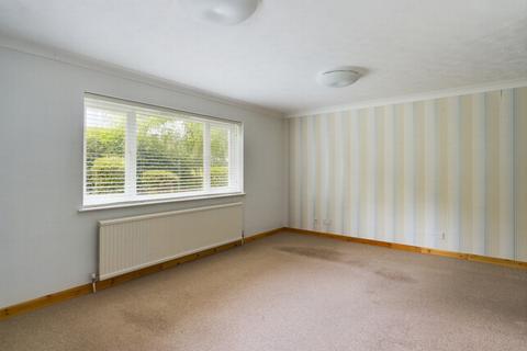 Flat 3, Carnoustie Court Caxton Way, Haywards Heath, RH16 3TF