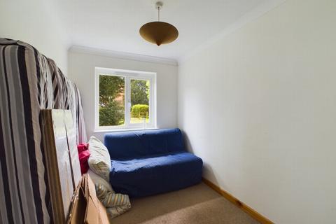 Flat 3, Carnoustie Court Caxton Way, Haywards Heath, RH16 3TF