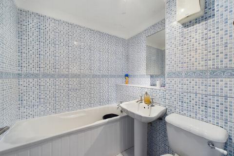 Flat 3, Carnoustie Court Caxton Way, Haywards Heath, RH16 3TF