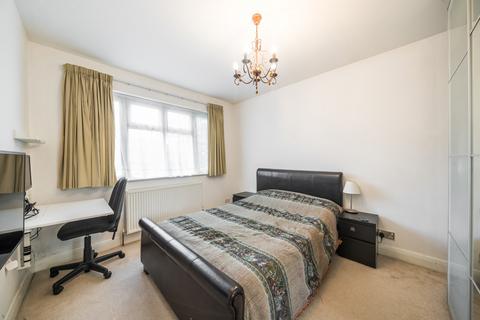 35 Lancaster Close, Kingston Upon Thames, KT2 5NJ