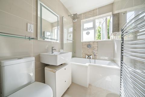 35 Lancaster Close, Kingston Upon Thames, KT2 5NJ