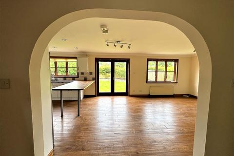 4 bedroom detached house to rent, Croft Wynd, Milnathort, KY13