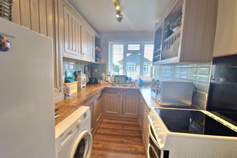 Flat 4, 43 Draycott Road, Bournemouth, BH10 5AP