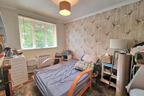 Flat 4, 43 Draycott Road, Bournemouth, BH10 5AP