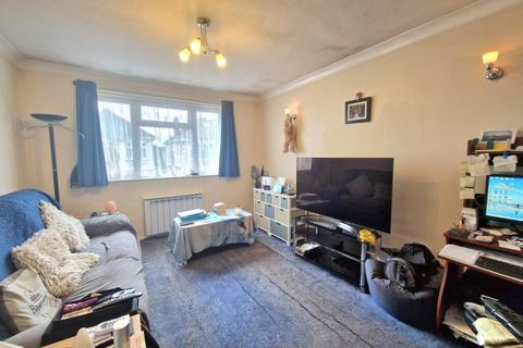 Flat 4, 43 Draycott Road, Bournemouth, BH10 5AP