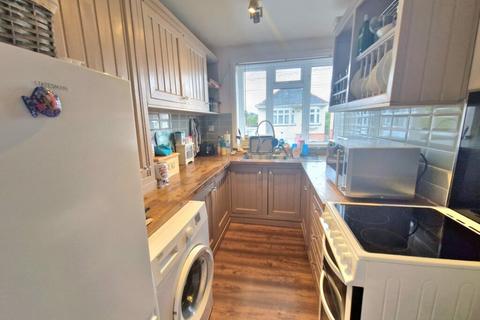 Flat 4, 43 Draycott Road, Bournemouth, BH10 5AP