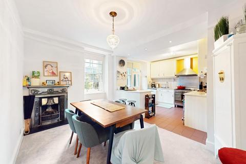 3 bedroom apartment for sale, Clarence Gate Gardens, Glentworth Street, London, NW1