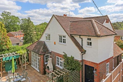 3 bedroom detached house for sale, Sunnydell Lane, Farnham, Surrey, GU10