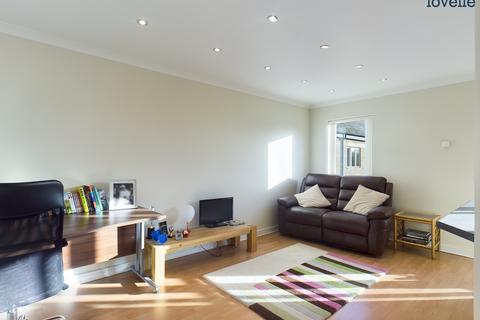 1 bedroom apartment for sale, Marine Approach, Burton Waters, LN1