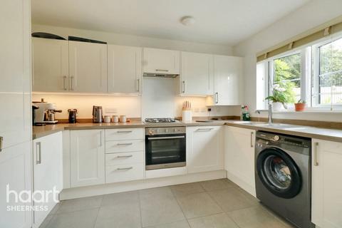 3 bedroom end of terrace house for sale, Queen Anne Close, Minster on sea