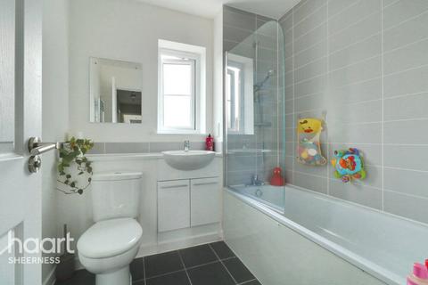 3 bedroom end of terrace house for sale, Queen Anne Close, Minster on sea