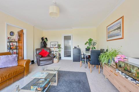 2 bedroom flat to rent, Perivale Lane, Perivale, Greenford, UB6