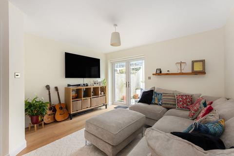 9 Shaw Grove, Coulsdon, CR5 1EW