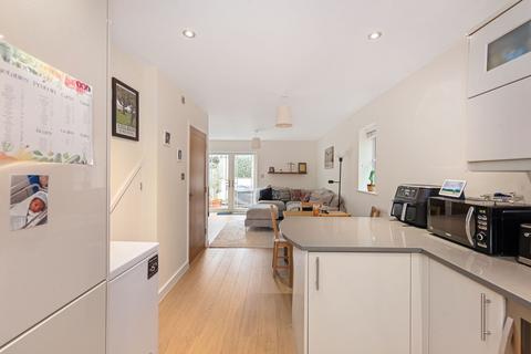 9 Shaw Grove, Coulsdon, CR5 1EW