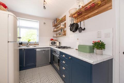 2 bedroom flat for sale, Hazellville Road, Whitehall Park, London, N19