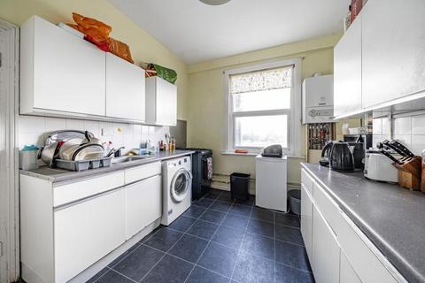 3 bedroom flat for sale, Cologne Road, Battersea