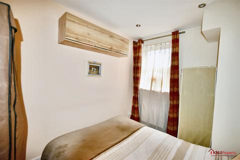 1 bedroom flat for sale, Grosvenor Court, Upper Grosvenor Road