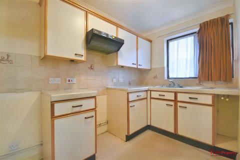 2 bedroom flat for sale, St Pauls Court, Rusthall, Tunbridge Wells