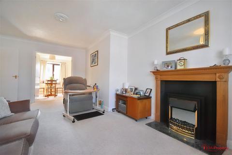 2 bedroom flat for sale, St Pauls Court, Rusthall, Tunbridge Wells