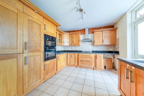 3 bedroom end of terrace house for sale, Hillcote Avenue, London, SW16