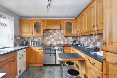 40 Medway Drive, Forest Row, RH18 5NT