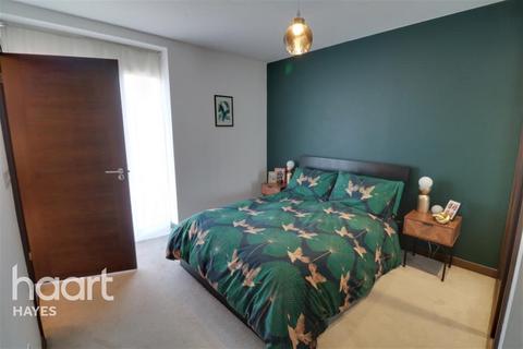 1 bedroom flat to rent, Record Walk,Hayes UB3 1Fl