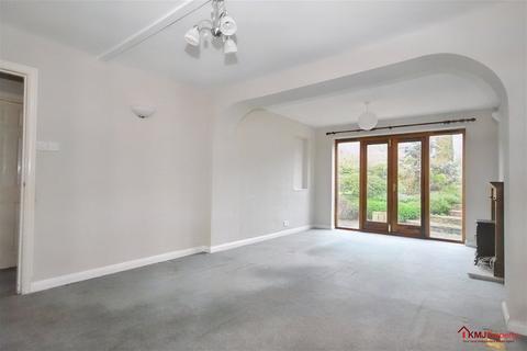 2 bedroom detached bungalow for sale, Beeches Road, Crowborough, East Sussex TN6 2BB