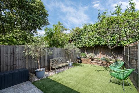 48 Wilna Road, London, SW18 3BA