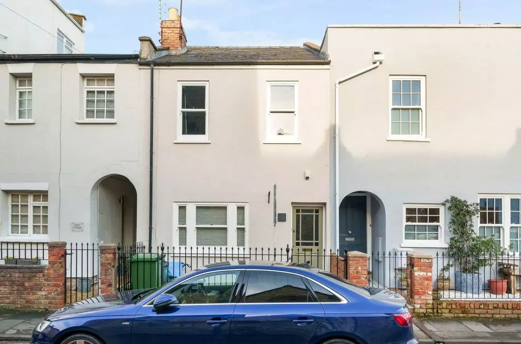 3 bedroom terraced house to rent