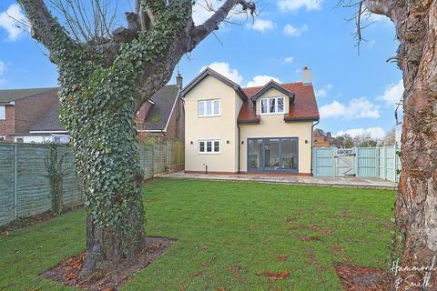 3 bedroom detached house for sale, Epping Road, Waltham Abbey EN9