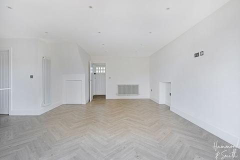 Pear Tree Cottage Epping Road, Nazeing, Waltham Abbey, EN9 2DH
