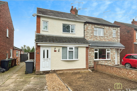 3 bedroom semi-detached house for sale, St Helens Avenue, Lincoln LN6