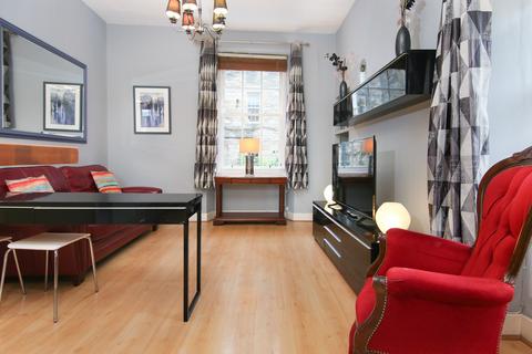 1 bedroom flat for sale, 9/6 Holyrood Road, Old Town, EH8 8AE