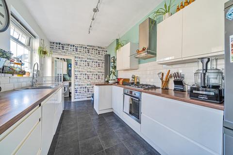 67 Thayers Farm Road, Beckenham, BR3 4LY