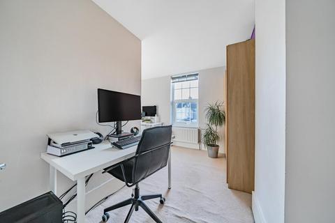 67 Thayers Farm Road, Beckenham, BR3 4LY