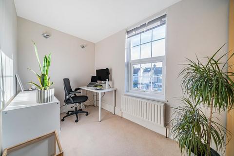 67 Thayers Farm Road, Beckenham, BR3 4LY