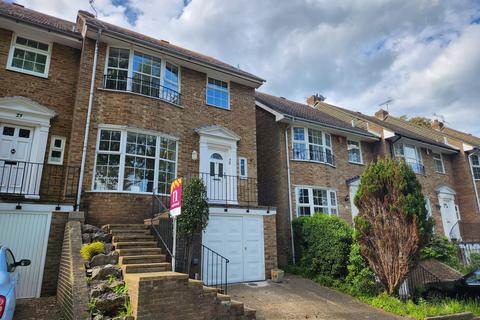 4 bedroom end of terrace house for sale, Beechwood Crescent, Old Town, Eastbourne, BN20