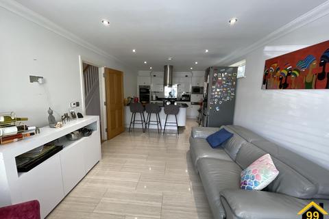 5 bedroom detached house to rent, Park Hill, Carshalton, Surrey, SM5
