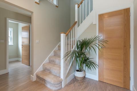 34 Blake Close, Walmer, Deal, CT14 7UB