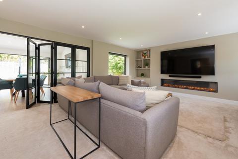 34 Blake Close, Walmer, Deal, CT14 7UB