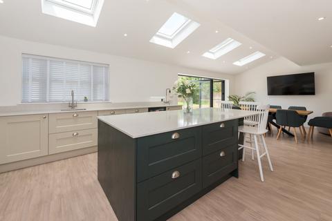 34 Blake Close, Walmer, Deal, CT14 7UB