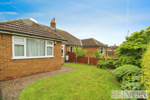 3 bedroom bungalow to rent, Arnold Avenue, Southwell, NG25
