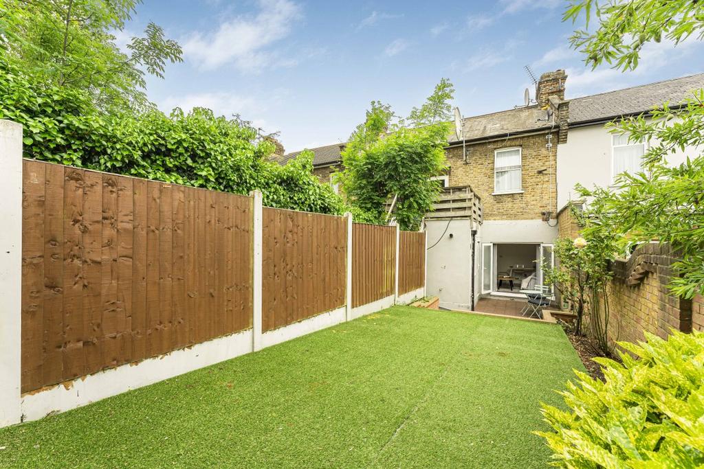 Northbrook Road, Ilford 1 bed flat £1,425 pcm (£329 pw)