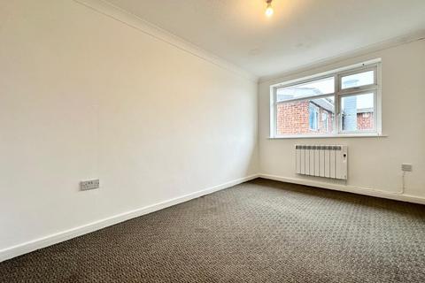 3 bedroom flat to rent, Maple Drive, Beverley, UK, HU17