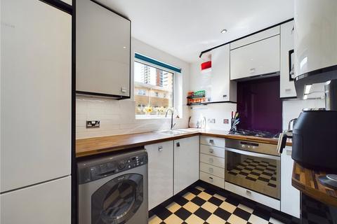 2 bedroom apartment for sale, Newport Avenue, London