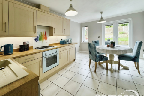 3 bedroom end of terrace house for sale, Coppice Pale, Chineham, Basingstoke