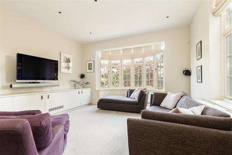 5 bedroom detached house to rent, Longwood Drive, London, SW15