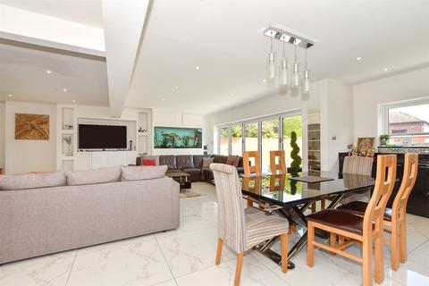 5 bedroom semi-detached house for sale, Bracken Drive, Chigwell, Essex